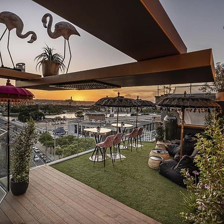 On Suites Sevilla Apartments Designed For Adults Eksteriør billede