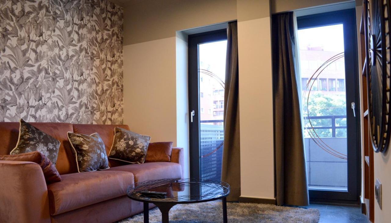 On Suites Sevilla Apartments Designed For Adults Eksteriør billede