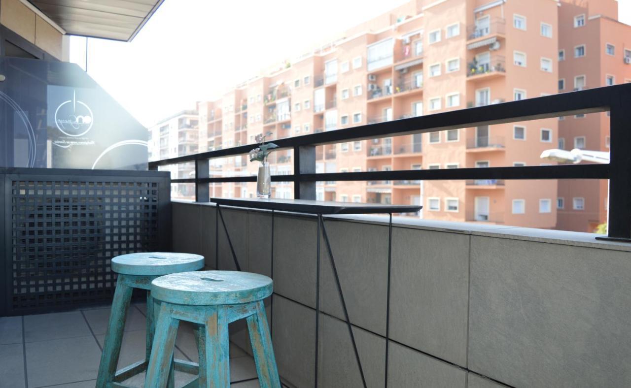 On Suites Sevilla Apartments Designed For Adults Eksteriør billede