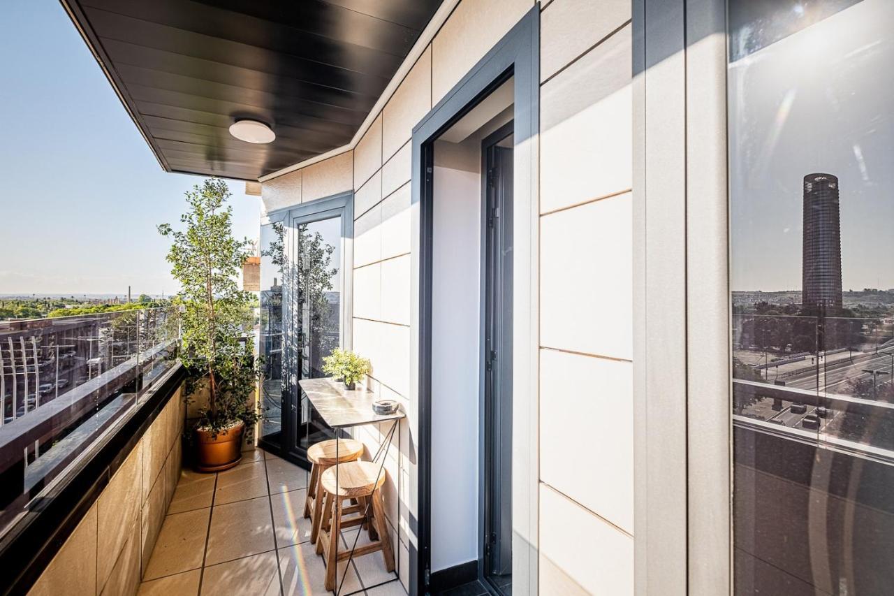 On Suites Sevilla Apartments Designed For Adults Eksteriør billede